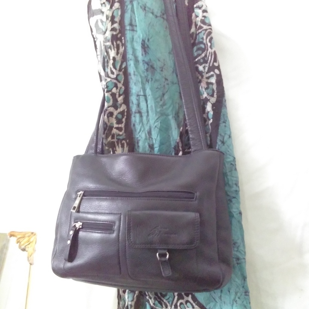NWT Stone Mountain Black Leather Bag
